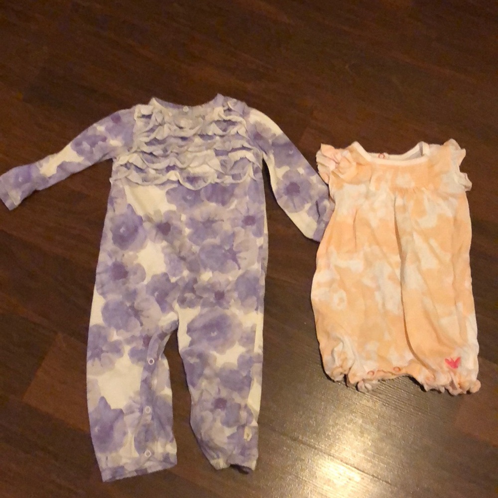 Burt Bees onesies in good condition.